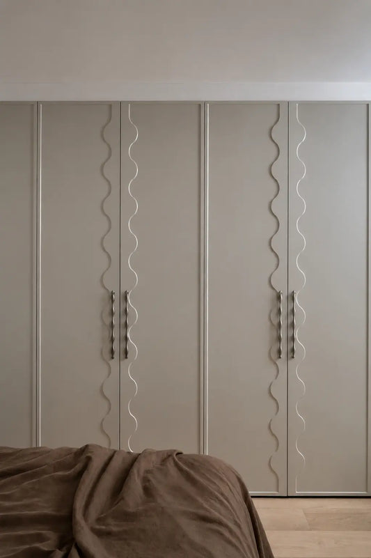 Banguota nerūdijančio plieno spalvos baldų rankenėlė 272mm